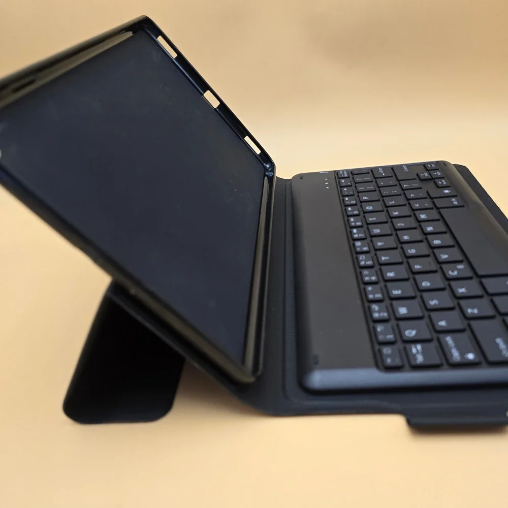 Universal Tablet‎ Case with Detachable Magnetic Bluetooth Keyboard Cover